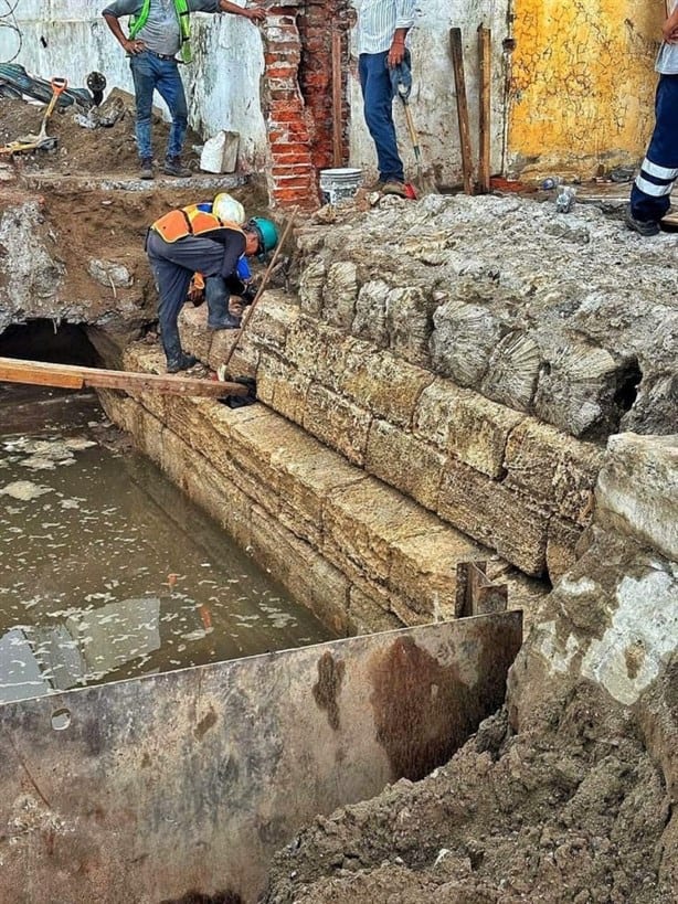 Historiadores y guías turísticos proponen se conserven los fragmentos hallados de la muralla de Veracruz