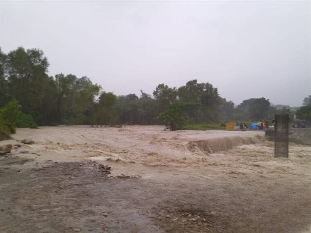 Lluvias en Misantla destruyen puentes; Protección Civil en alerta