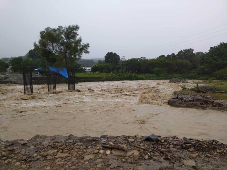 Lluvias en Misantla destruyen puentes; Protección Civil en alerta