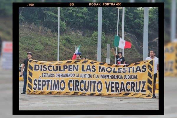 Trabajadores del Poder Judicial llevan protesta contra reforma a la autopista México-Tuxpan (+Video)