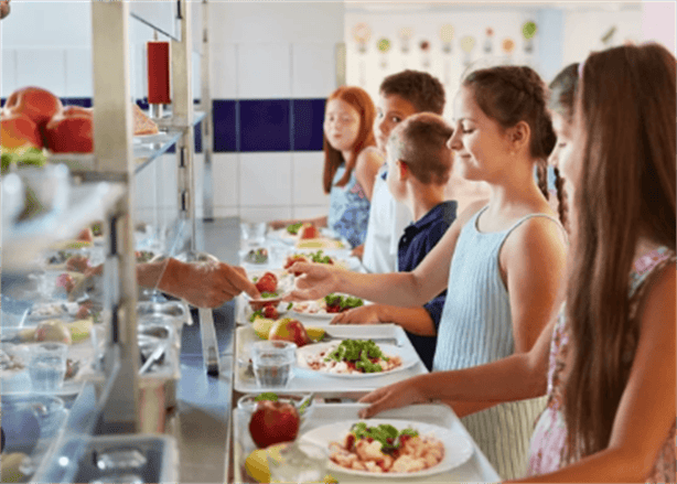 ¿Adiós a los tacos, chilaquiles y quesadillas en las escuelas? Estos alimentos quedarían prohibidos, te decimos