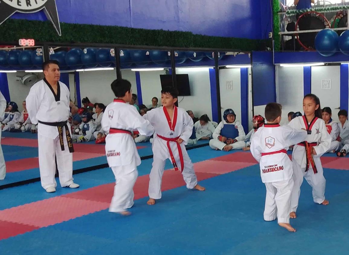 Alumnos de ES TKD Panamericano entrenan sin descanso