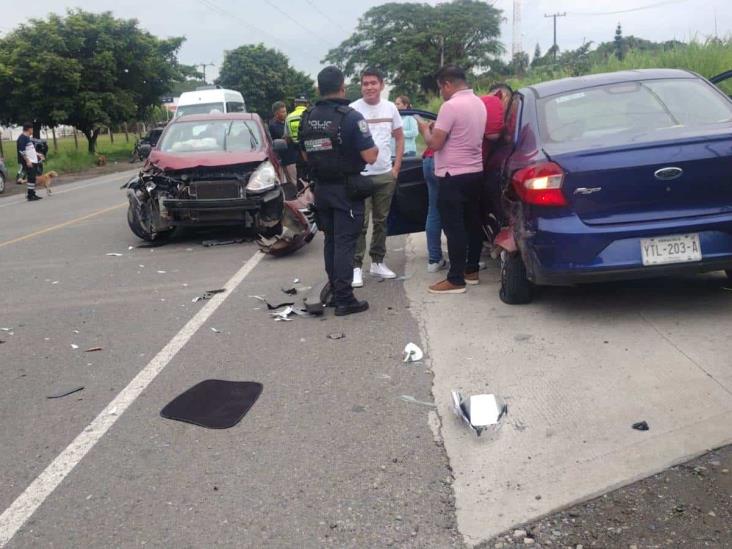 Fuerte accidente en libramiento de Martínez de la Torre