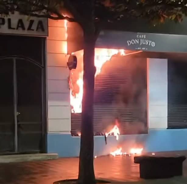 Arde el Café Don Justo, en el Centro Histórico de Xalapa