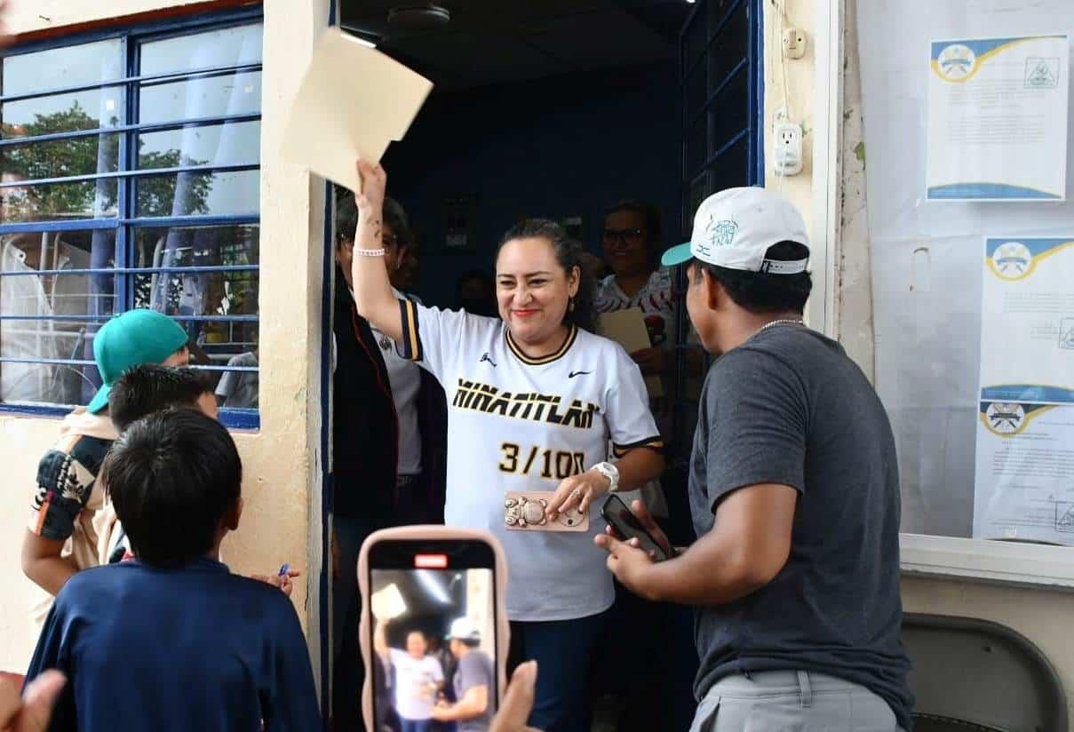 Gana la doctora Erika Rubí Arista elecciones en la Liga Pequeña