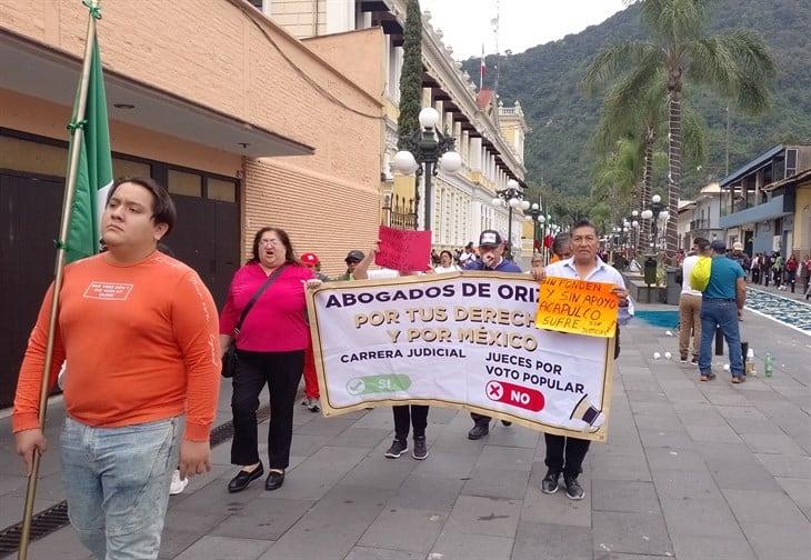 Por la libertad y la justicia, realizan manifestación en Orizaba