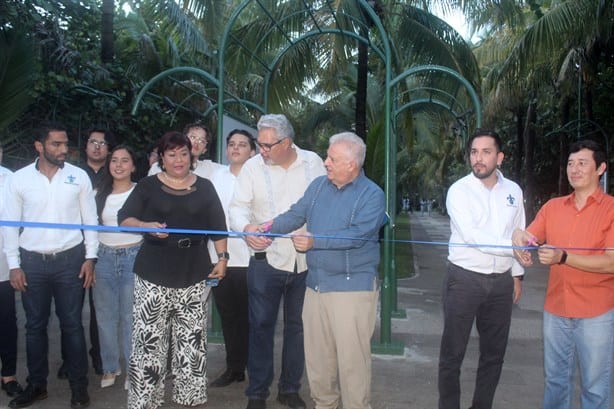 Alumnos de la Universidad Veracruzana comparten trabajos en el Corredor Artístico Universitario