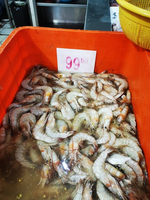 Esto es lo que cuesta el kilo de camarón y robalo en los mercados de Veracruz