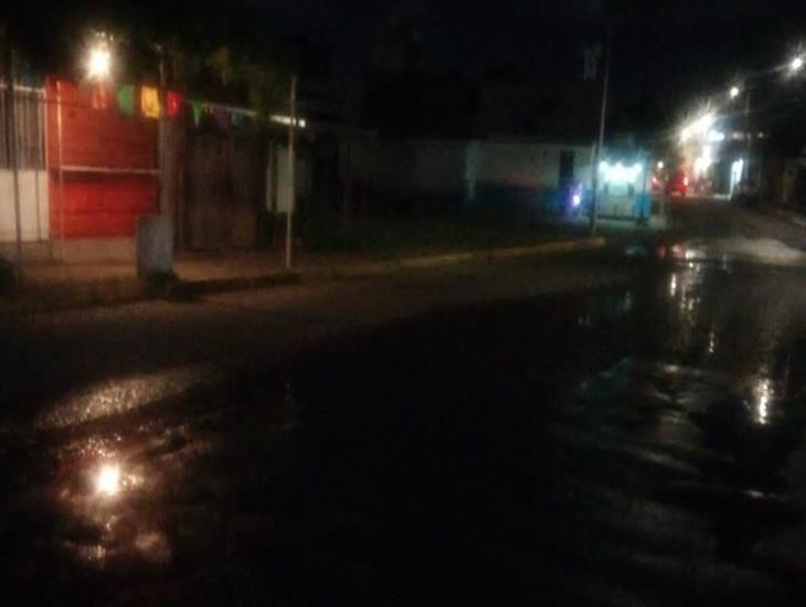 Alertan por fuga de aguas negras en el Infonavit Lomas del Vergel