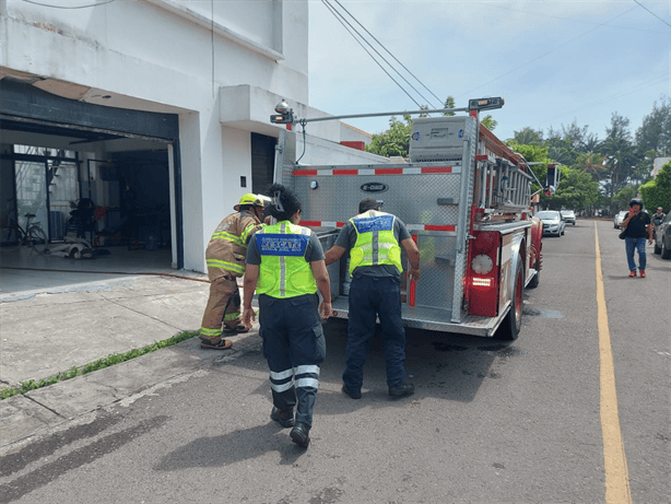 Incendio en vivienda de Fraccionamiento Floresta moviliza a bomberos en Veracruz