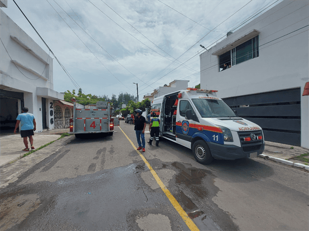 Incendio en vivienda de Fraccionamiento Floresta moviliza a bomberos en Veracruz