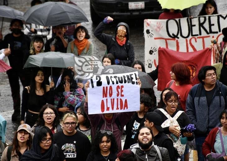 ¡2 de octubre no se olvida!: Marchan estudiantes en Xalapa