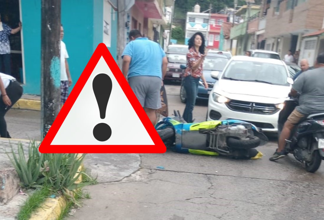 Impacta auto a motociclista en Alvarado