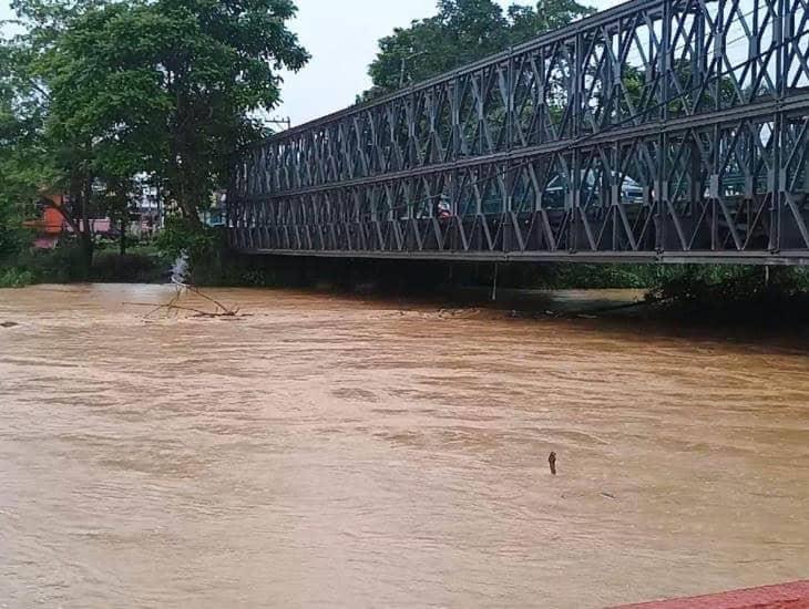 Intensas lluvias desbordan río Agua Dulce, activan refugios temporales | VIDEO