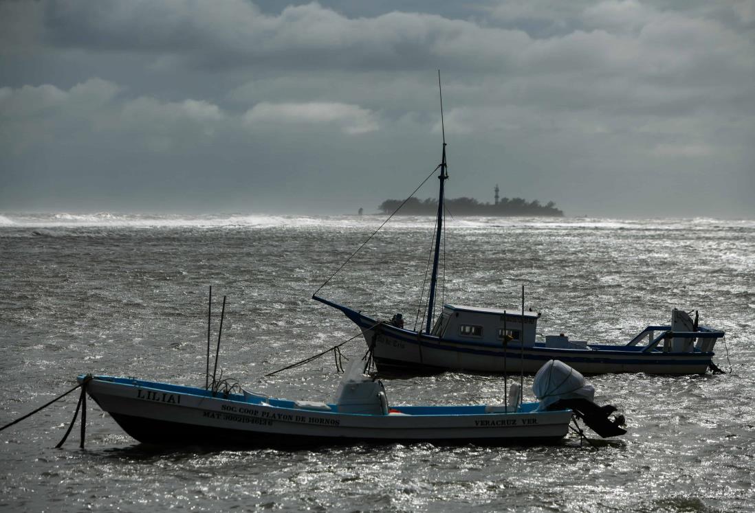 Cierran a la navegación el puerto por vientos del norte en Veracruz