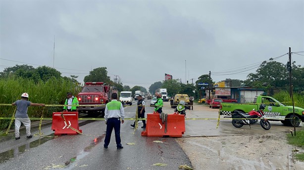 Carretera Costera del Golfo por colapsar; fuertes lluvias provocan hundimiento y cierre de paso I  VIDEO