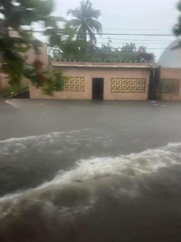 Lluvias intensas encharcan Nanchital ¿habrá suspensión de clases?