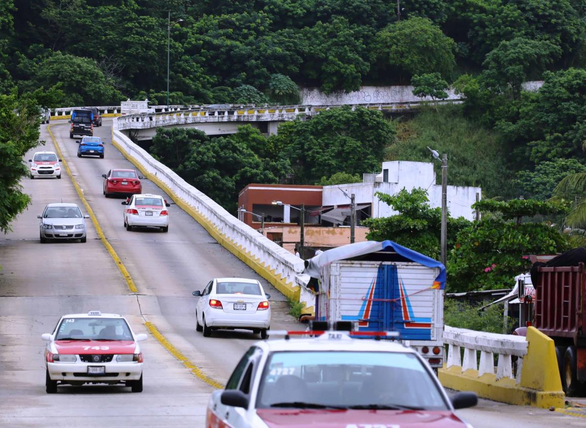 Hay taxistas imprudentes, CTM reporta más de 100 unidades dañadas tras lluvias en Coatzacoalcos