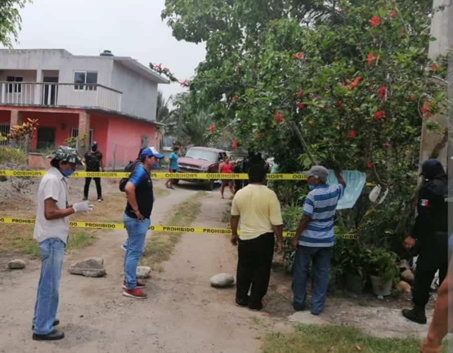 Hallan sin vida a dos hombres y una mujer en Playa Casitas en Tecolutla, Veracruz