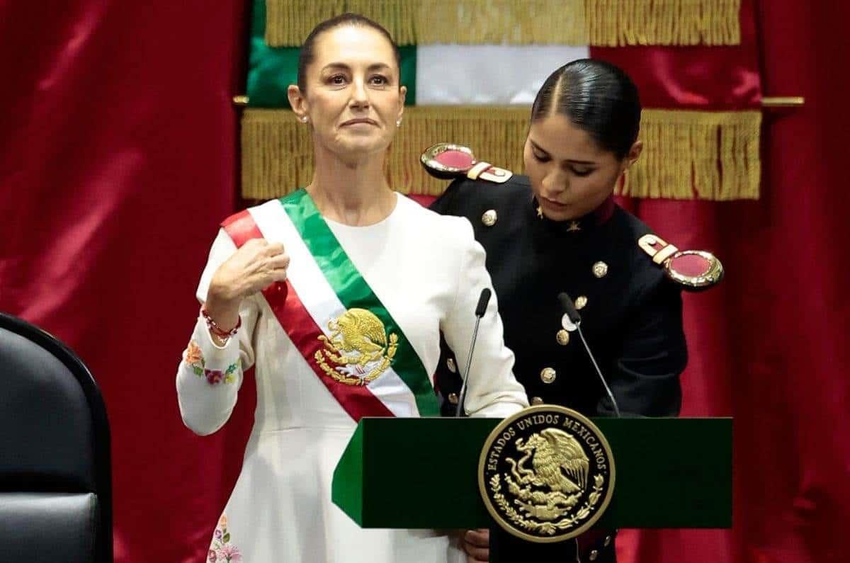 Con A, dice la primera presidenta de México, que se muestra más feminista que nunca