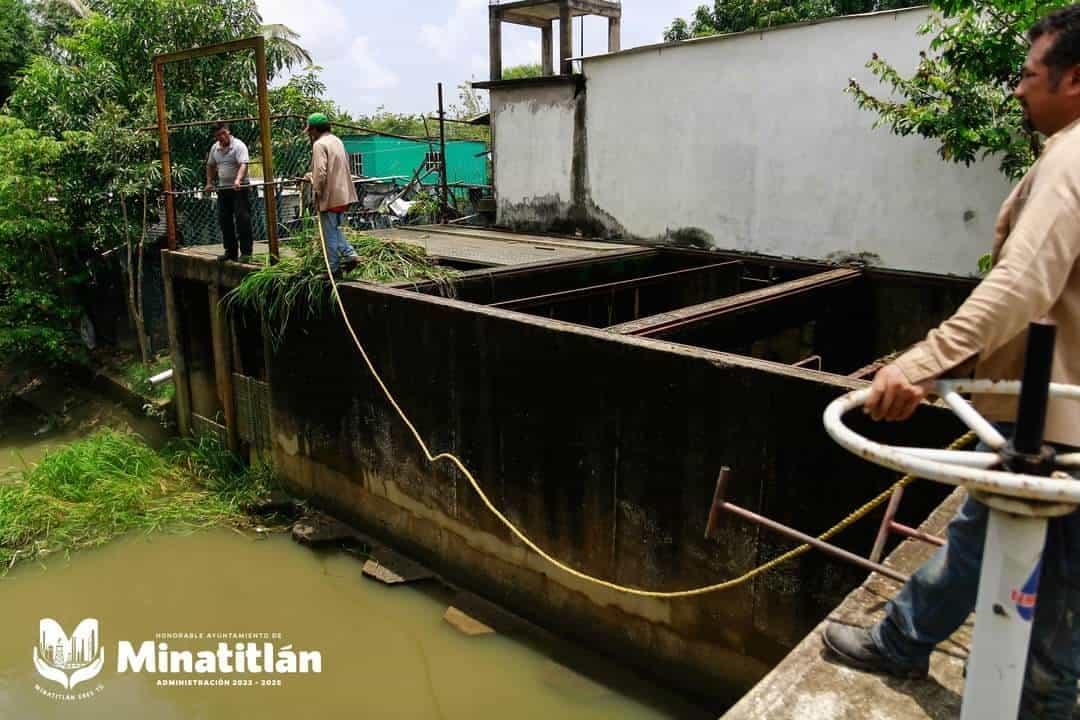 Minatitlán Mantiene Vigilancia ante la Depresión Tropical Once-E: Encharcamientos Controlados y Llamado a la Ciudadanía