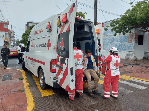 Motociclista choca contra camioneta en el Barrio de La Huaca, Veracruz