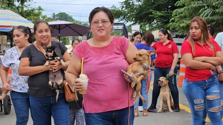 Realizan bendición de mascotas en Tihuatlán, como parte de fiestas de San Francisco de Asís