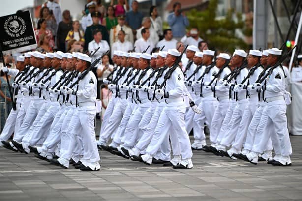 Claudia Sheinbaum en Veracruz: preside conmemoración de la Constitución de 1824 y creación de la Armada | VIDEO