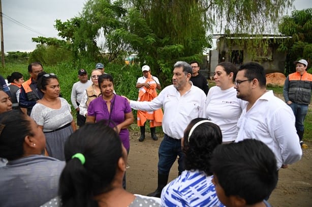 Llevan alimentos calientes y atención médica a zonas afectadas de Coatzacoalcos | VIDEO