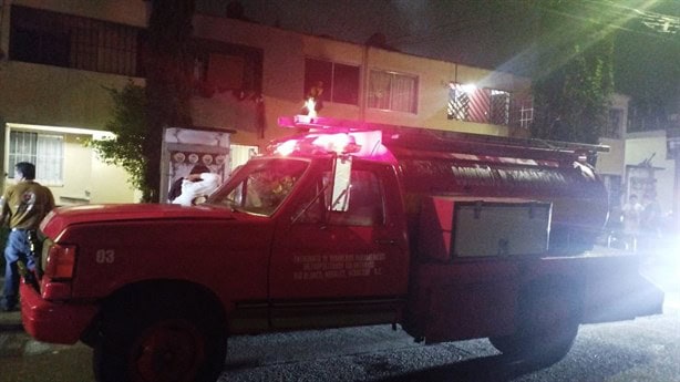 Se reporta incendio al interior de un dúplex en Río Blanco