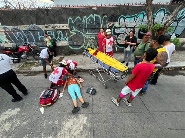 Camión urbano atropella a mujer en el fraccionamiento Virginia, en Boca del Río | VIDEO