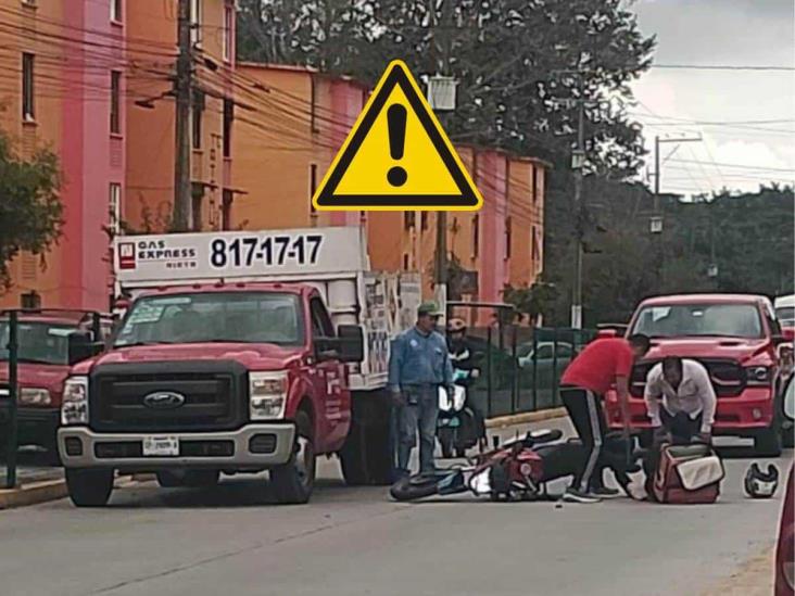 Caos vial en Xalapa por choque entre motociclista y repartidor de gas