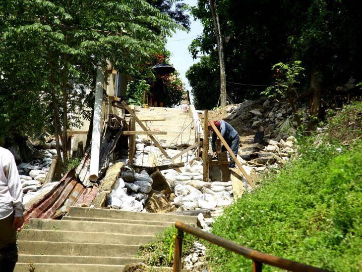 Siguen trabajos de rehabilitación de escaleras en la General Anaya de Coatzacoalcos | VIDEO