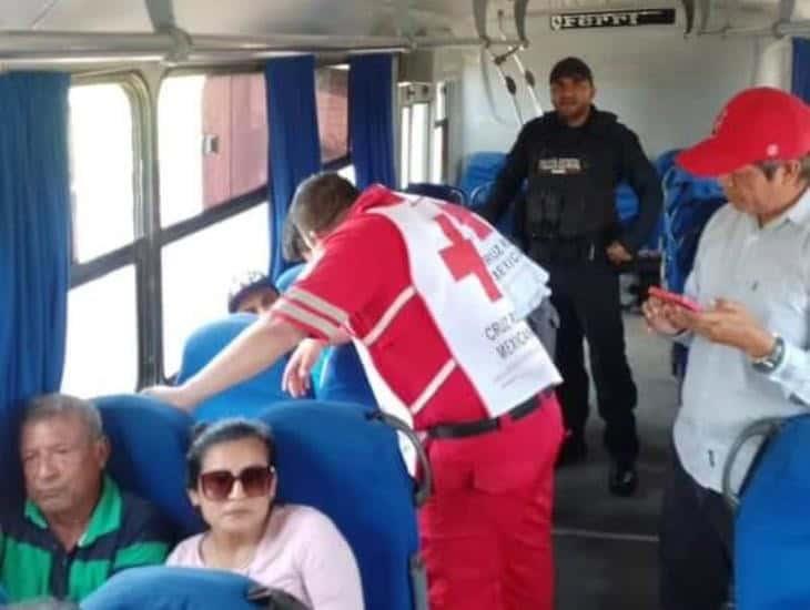 Sujeto sufre infarto en autobús rumbo a Coatzacoalcos