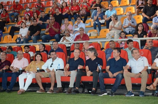 Homenajea Liga Pirata Fuente a Carlos Barra