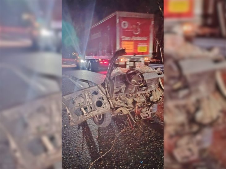 ¡Pierde el control! auto choca contra muro de contención en la autopista Córdoba-Orizaba