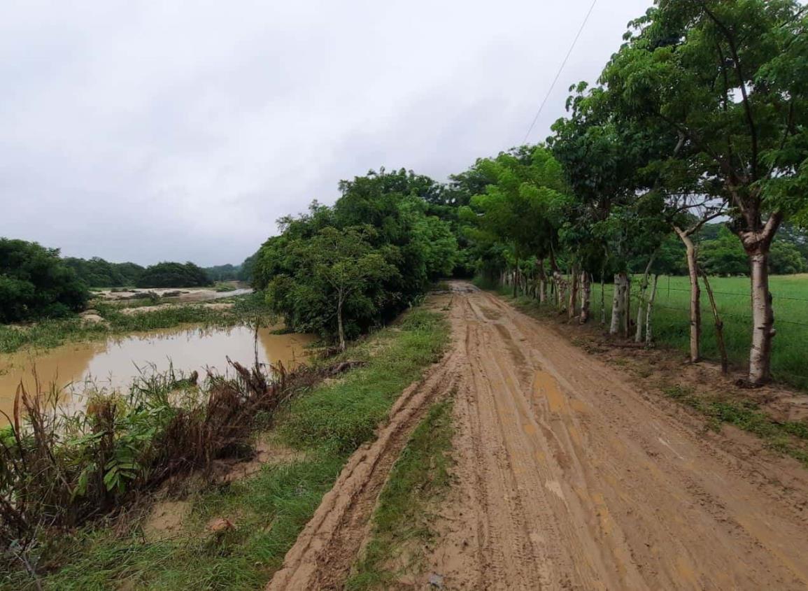 Lluvias empeoran condición de caminos rurales de Agua Dulce