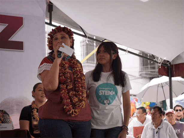 Reconoce Rocío Nahle a Angela Olazarán, la mejor estudiante del mundo