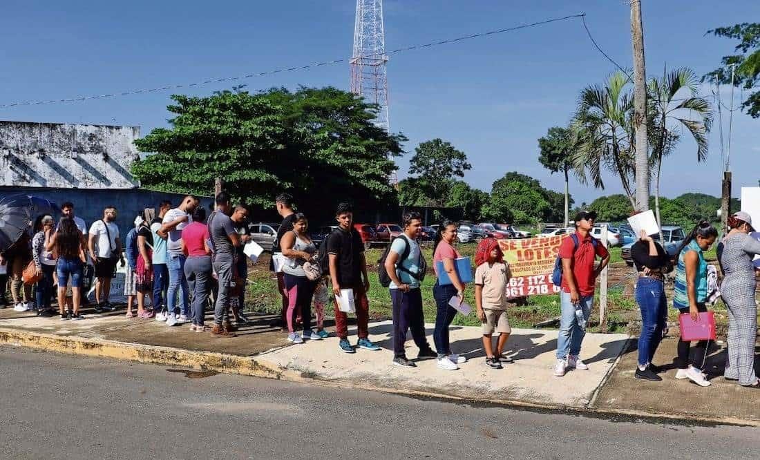 Cerca de 800 migrantes salen en caravana desde Chiapas