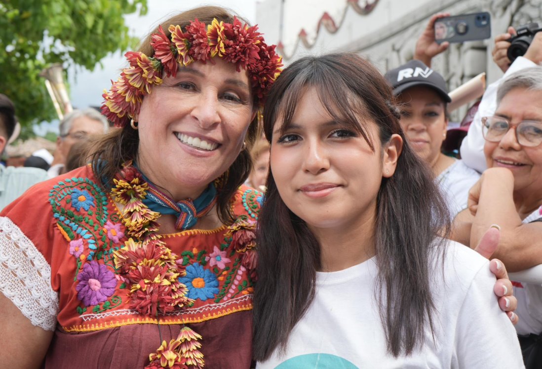 Reconoce Rocío Nahle a Angela Olazarán, la mejor estudiante del mundo