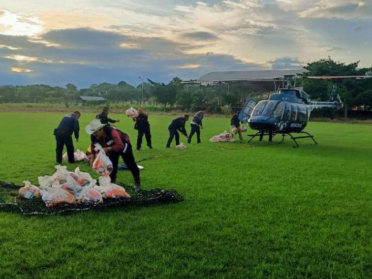 Instalan puente aéreo, insumos y brigadas médicas para afectados por lluvias en Veracruz