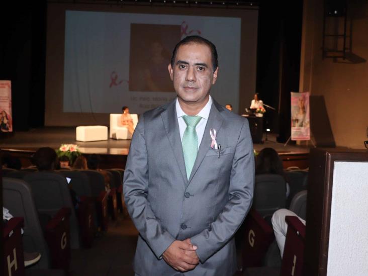 Imparten la conferencia ‘La vida después del cáncer’ en el Teatro Gutiérrez Barrios