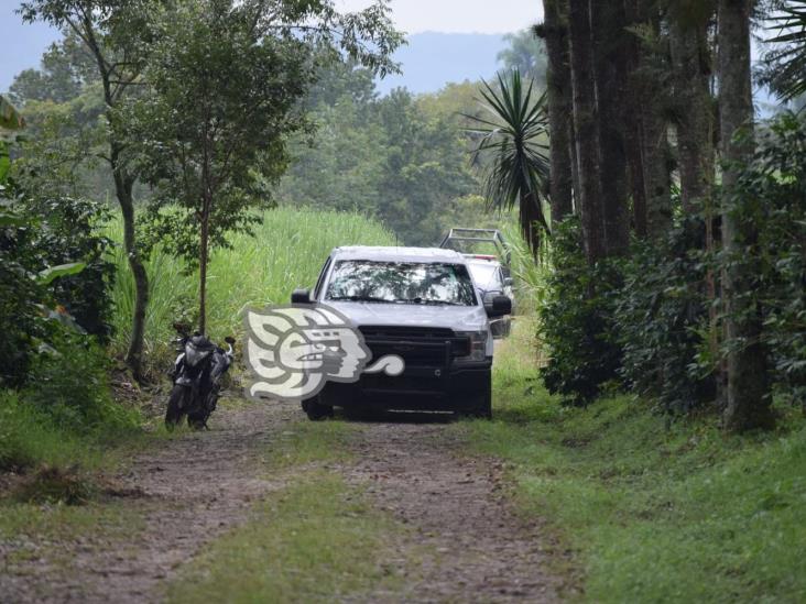 Ejecutan, encobijan y abandonan a mujer en medio de camino en zona centro de Veracruz