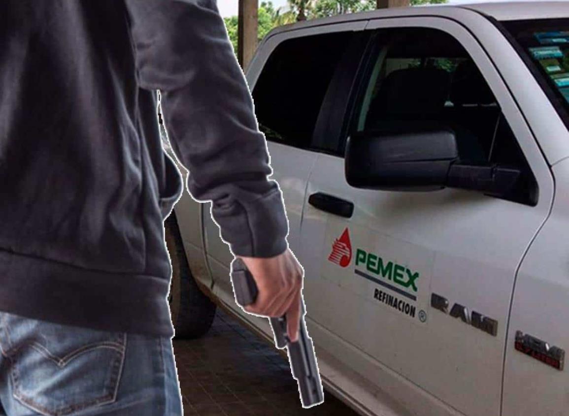 Delincuencia ataca a Pemex en el sur de Veracruz; grupo armado roba camionetas