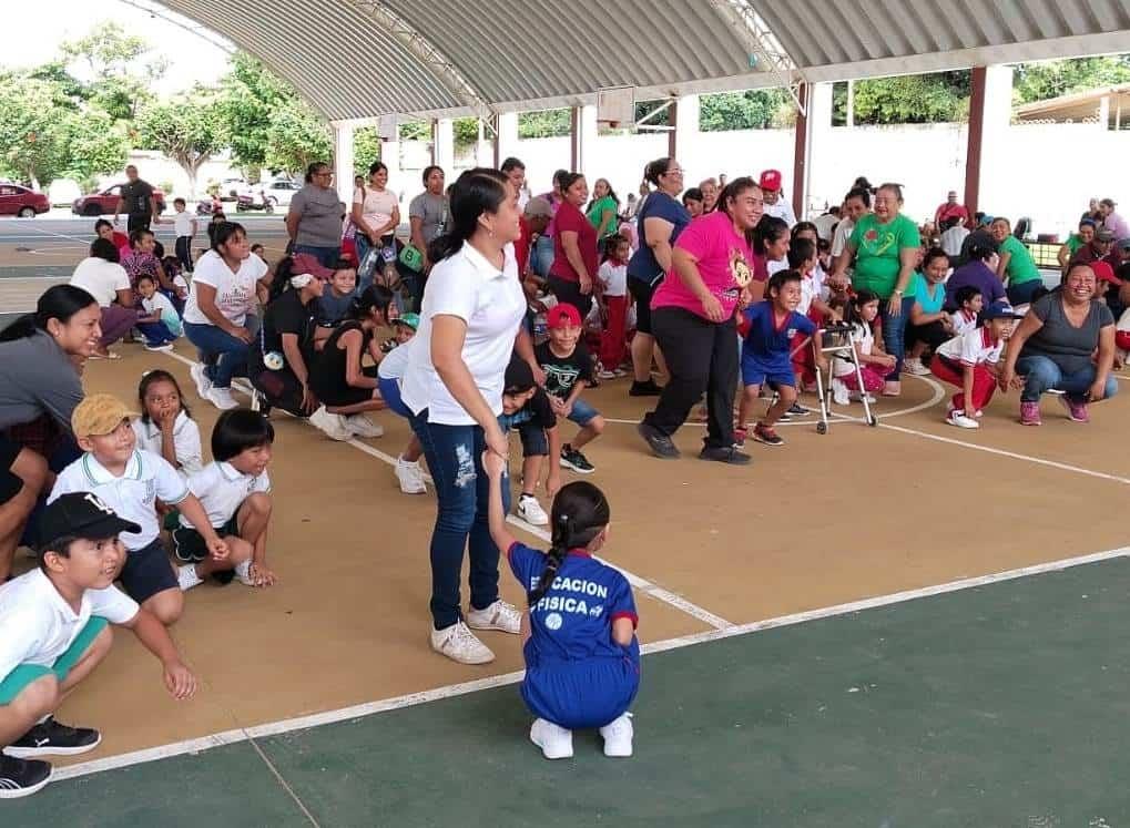 Celebraron el Día del Educador Físico en Jáltipan