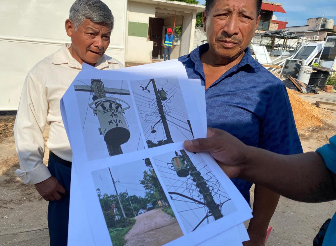 Protestan por constantes apagones en localidad de Texistepec