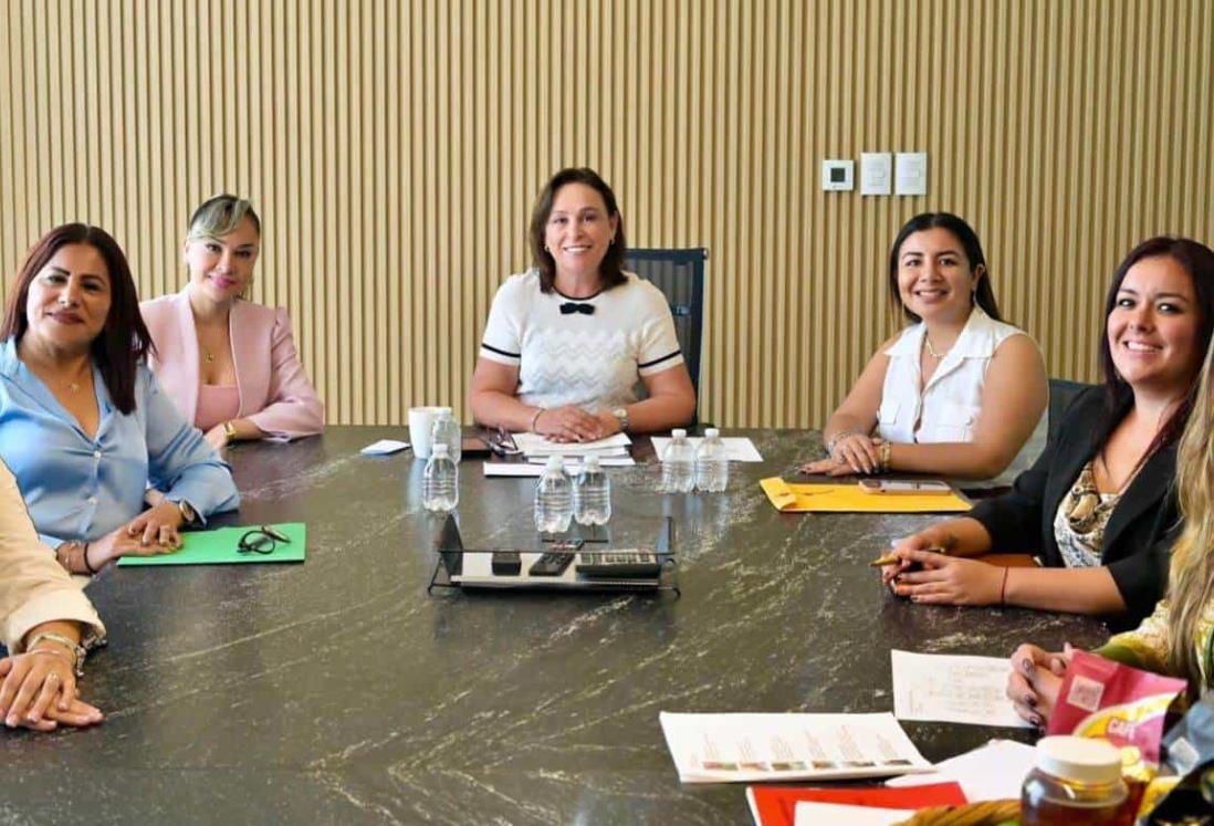 Rocío Nahle presenta a su equipo de DIF estatal y Sedecop para su gobierno