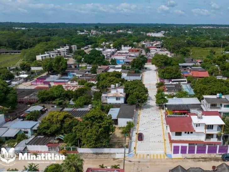 Inaugura Carmen Medel pavimentación de la Calle Adolfo Ruiz Cortines en la Colonia Luis Echeverría