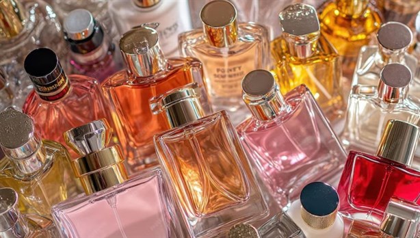 La razón por la que los perfumes huelen diferente en cada persona