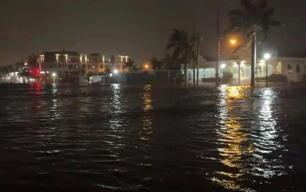 Huracán Milton, ya como categoría 3 toca tierra en las costas de Florida | VIDEO